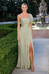 VESTIDO COLOR VERDE SAGE EN CORTE A CD418
