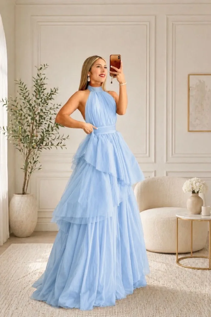 VESTIDO COLOR AZUL DE TUL EN CORTE HALTER