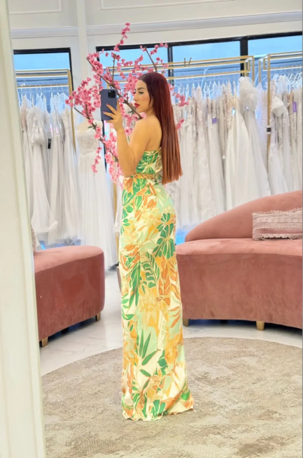 VESTIDO FIESTA SATINANDO AÚN HOMBRO ESTAMOADO FLORES, vista 2