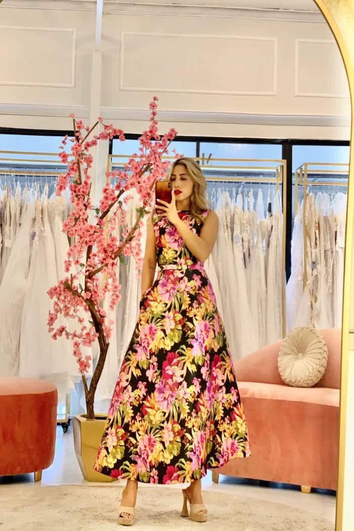 VESTIDO MIDI CORTE CHANNEL CON BOLSA SATINADO ESTAMPADO FLORES