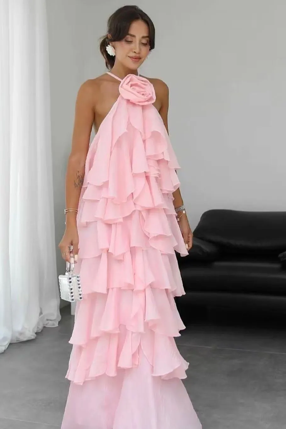 VESTIDO ROSA CON OLANES