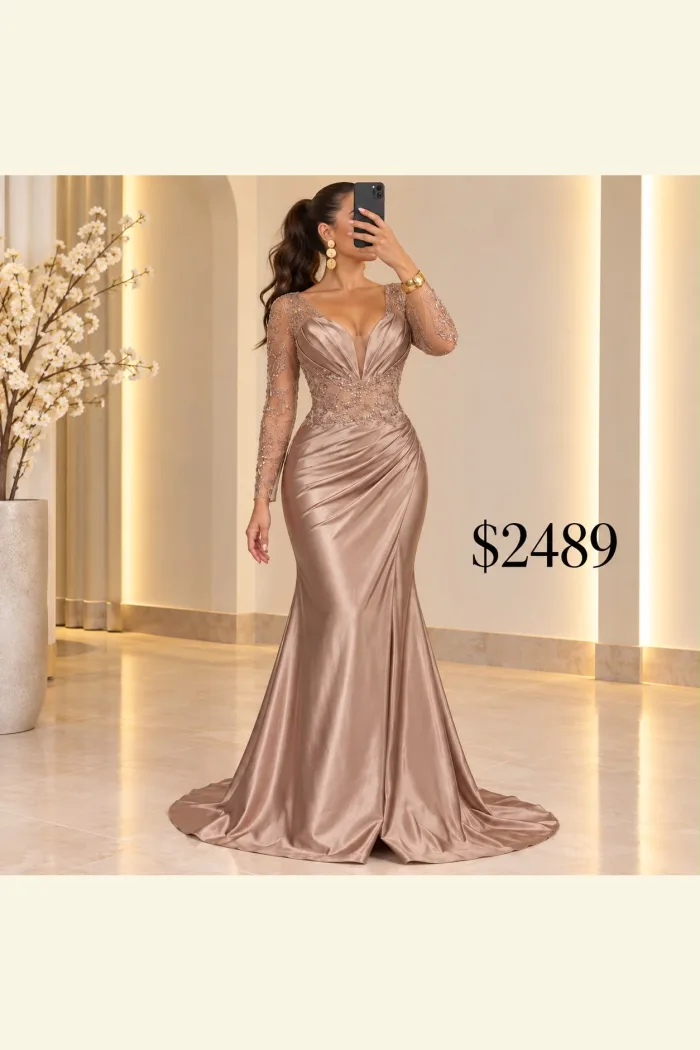 VESTIDO ENTALLADO CON PEDRERÍA Y MANGA LARGA EN TRANSPARENCIA