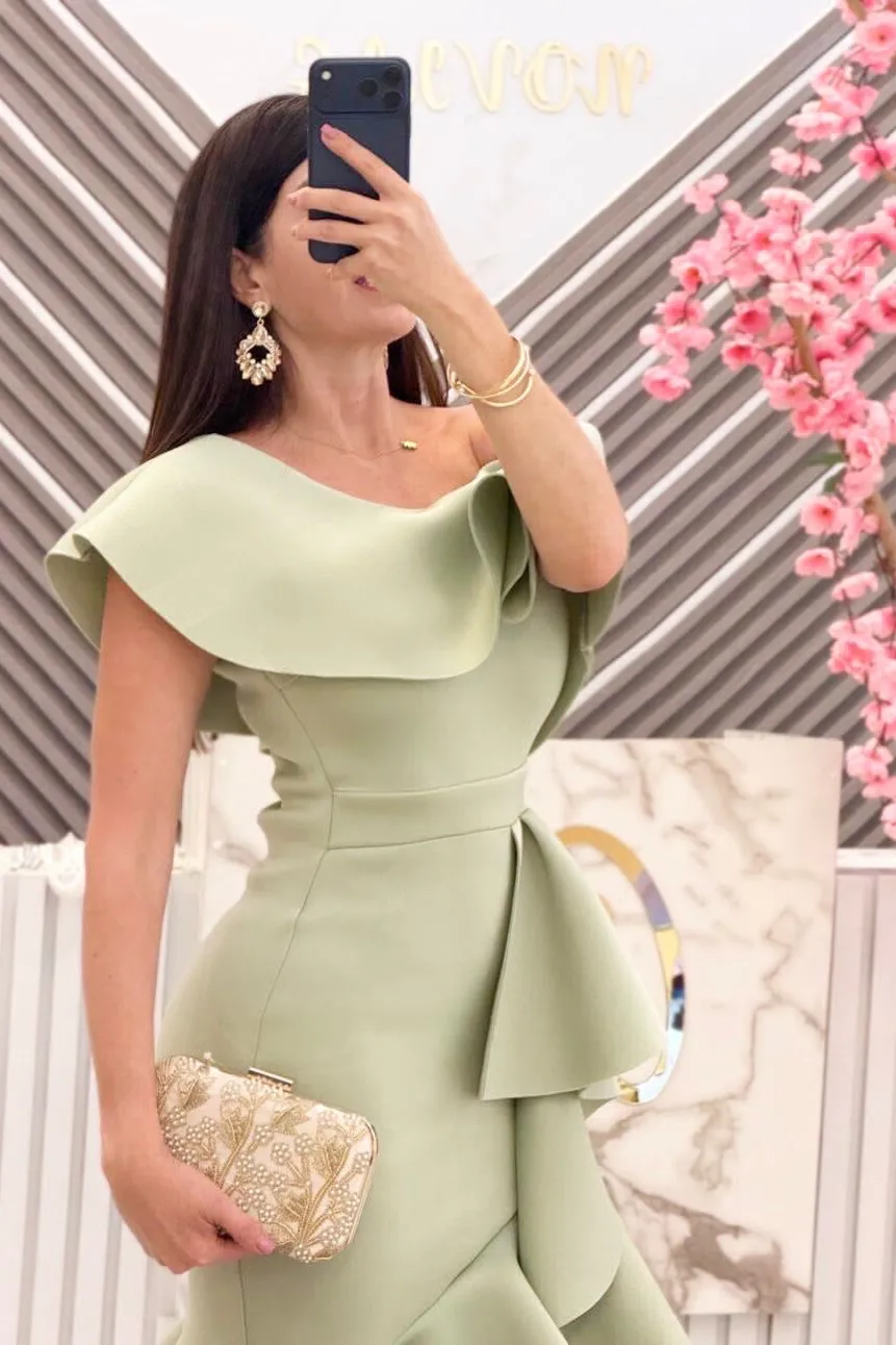 VESTIDO VERDE CON OLANES